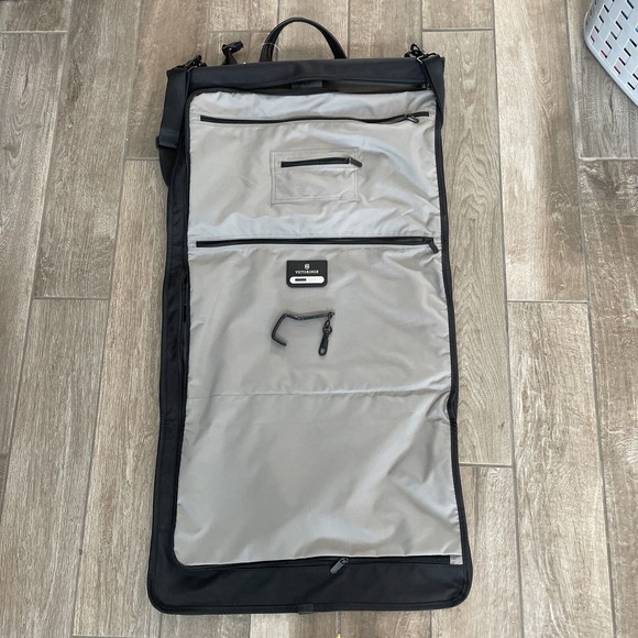 Victorinox Other - Victorinox Swiss Army Trifold Carry On Black Garment Suit Travel Bag Shoulder